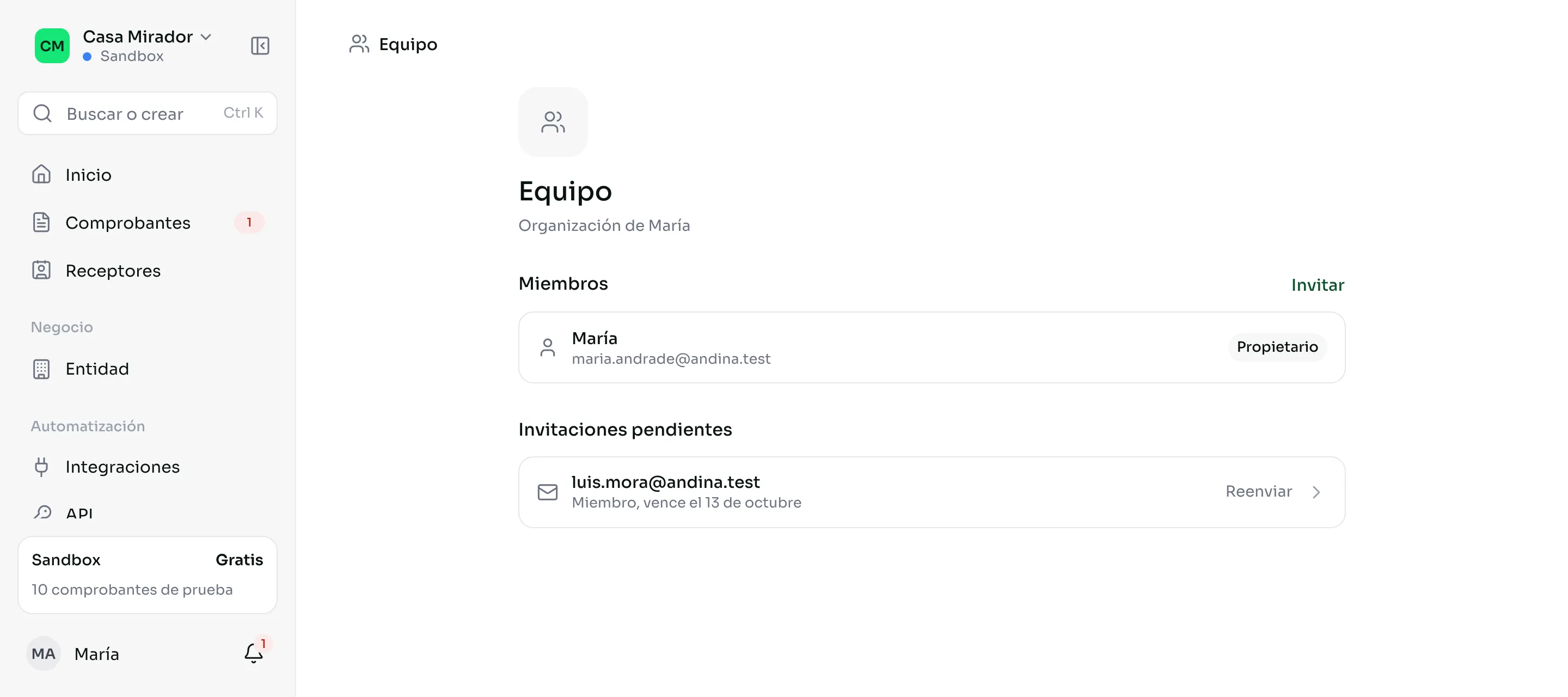 La página Equipo con el propietario en Miembros y una invitación pendiente